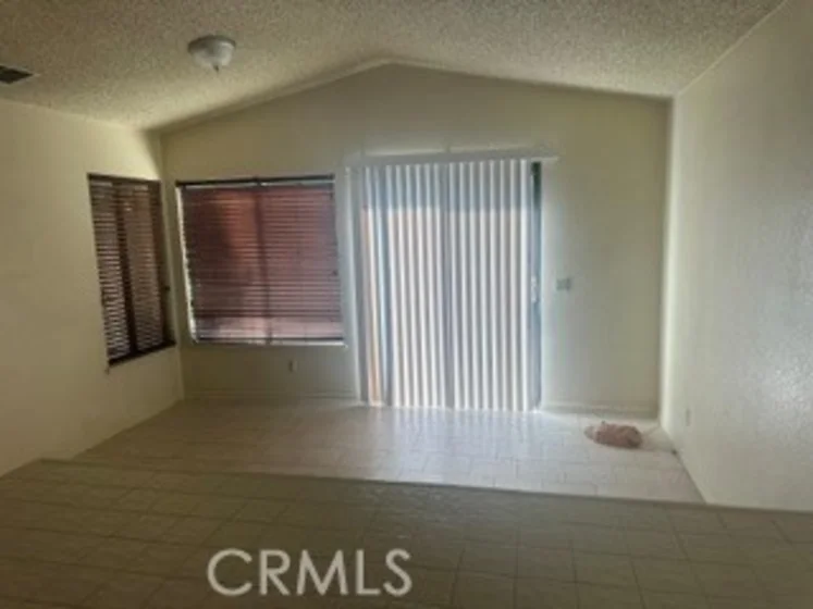 5050 Canyon Crest photo 4