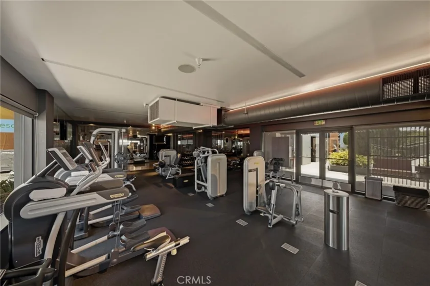 6250 Hollywood Boulevard #4M photo 52