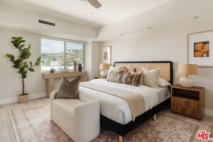 1155 N La Cienega #1205 photo 22