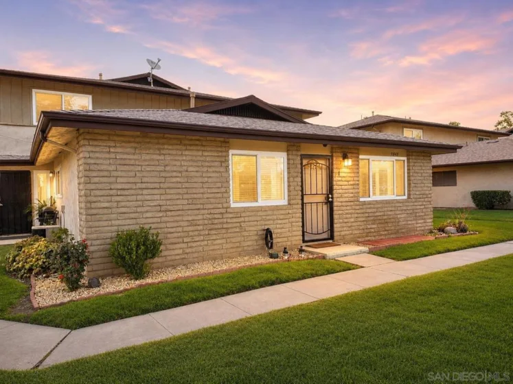 9848 Buena Vista #1 photo 1