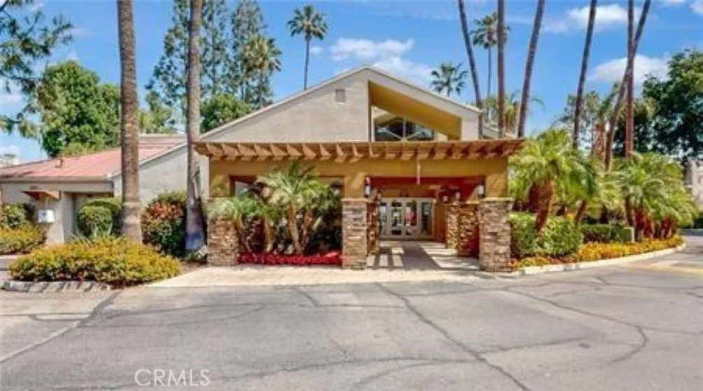5520 Owensmouth #311 photo 33