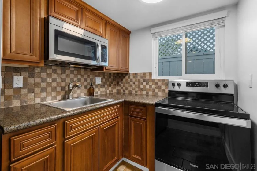 1030 Robinson Avenue #210 photo 43