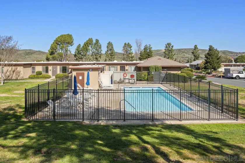 8777 Wahl Street photo 27