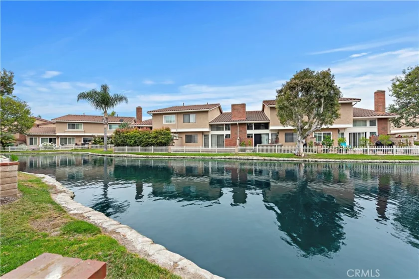 21038 Poolside photo 38