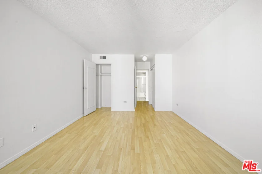 421 S La Fayette Park Place #711 photo 6