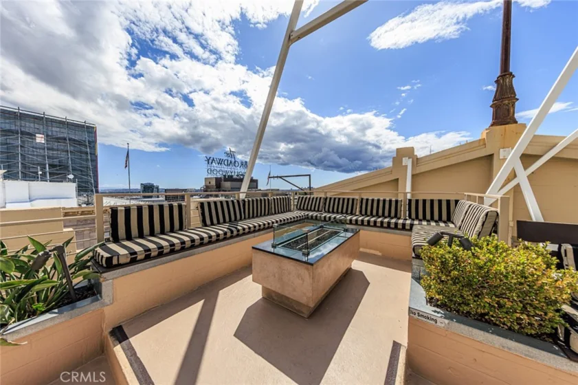 6253 Hollywood #707 photo 36