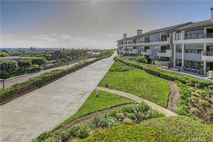 280 Cagney Lane #207 photo 35