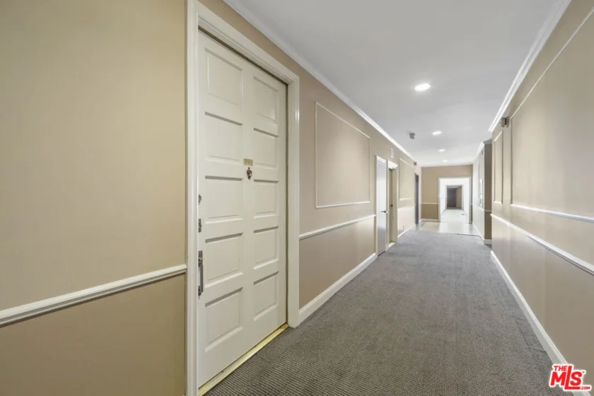 8568 Burton Way #301 photo 26