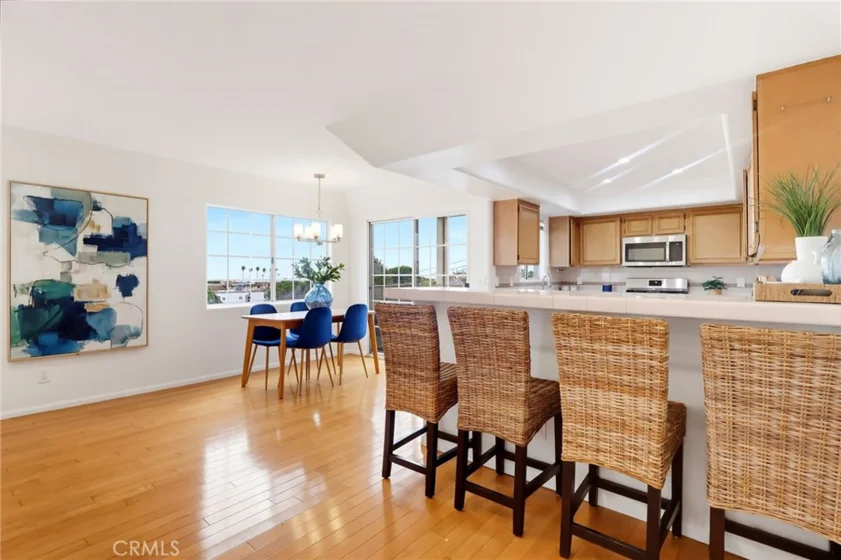 1073 W 9th Street #202 photo 12