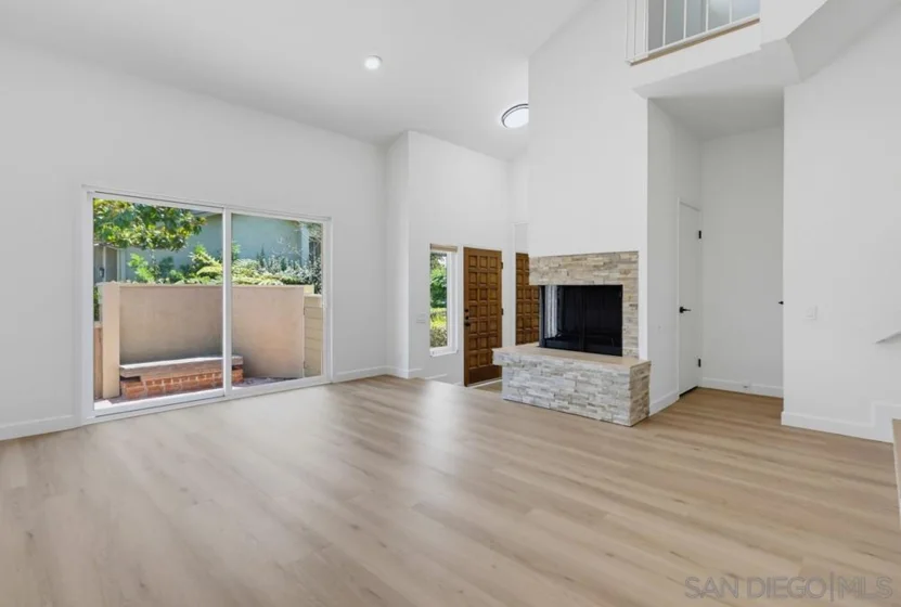 3249 Caminito Eastbluff #31 photo 5