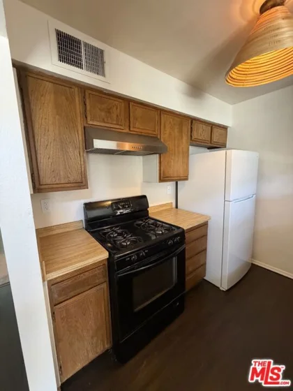 8221 Langdon Avenue #204 photo 6