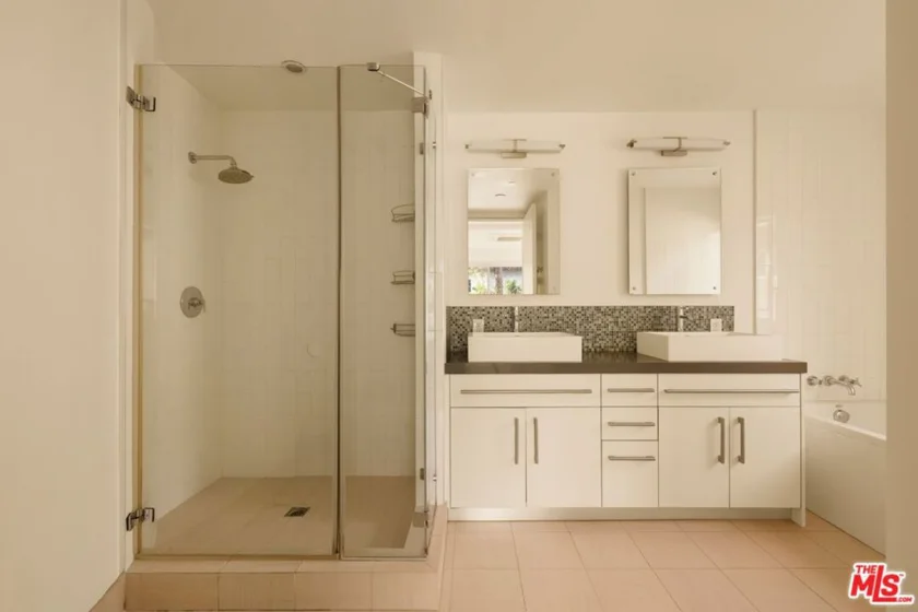928 N Croft Avenue #102 photo 11