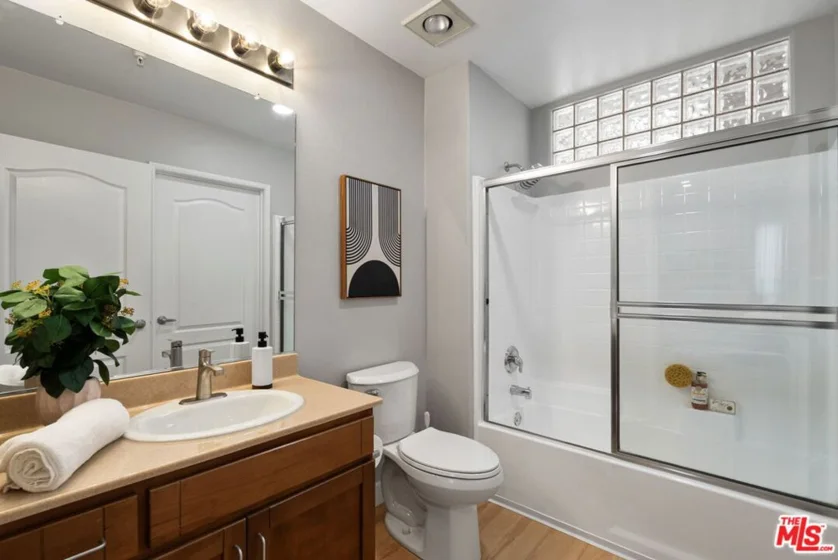 4060 Glencoe Avenue #307 photo 9
