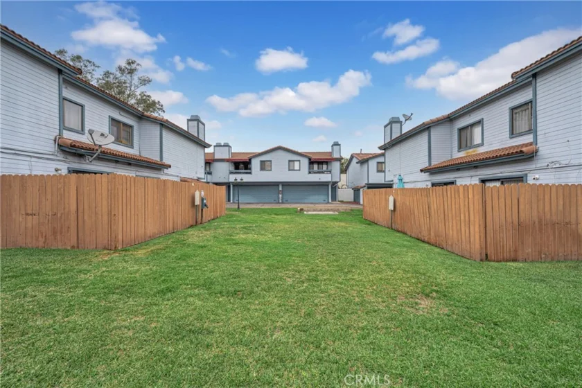 1255 N Los Robles Avenue #18 photo 25