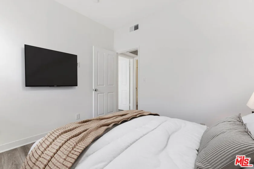 2550 S Centinela Avenue #106 photo 28