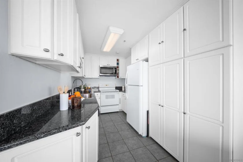 1235 Parker Place #2F photo 6