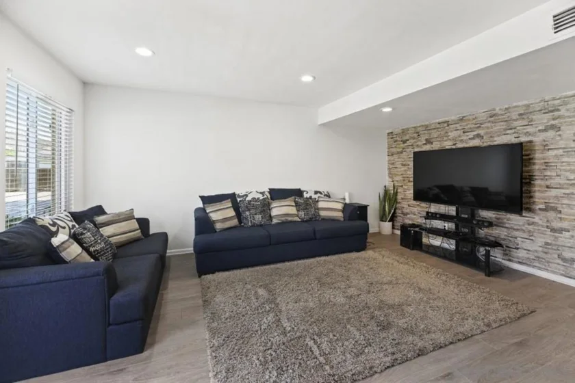 1262 Denver Lane #B photo 4