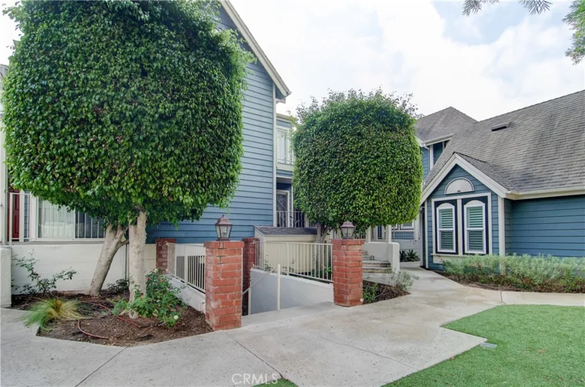 810 Baker #106 photo 1