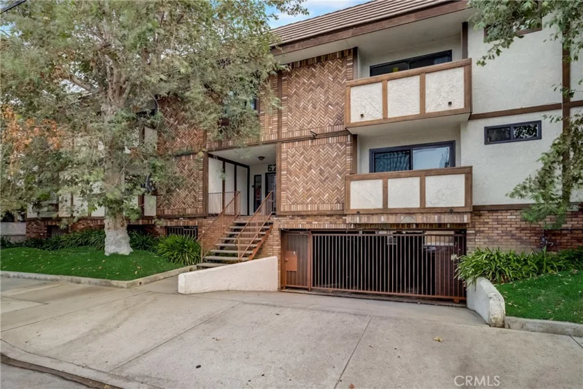 6250 Fulton Avenue #205 photo 1