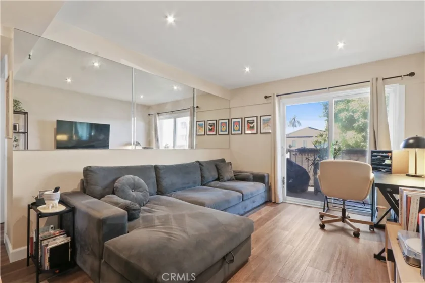460 Golden #104 photo 3