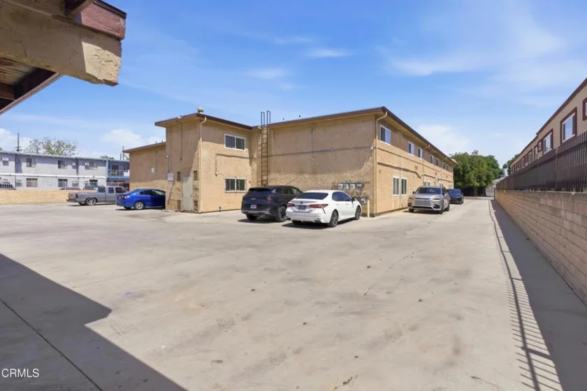 9051 Cedros Avenue #8 photo 23