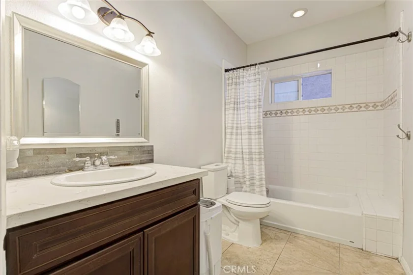 11124 Burbank Boulevard #101 photo 27