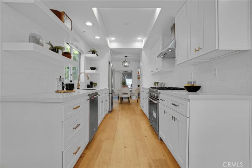 1871 Greenfield Avenue #102 photo 5