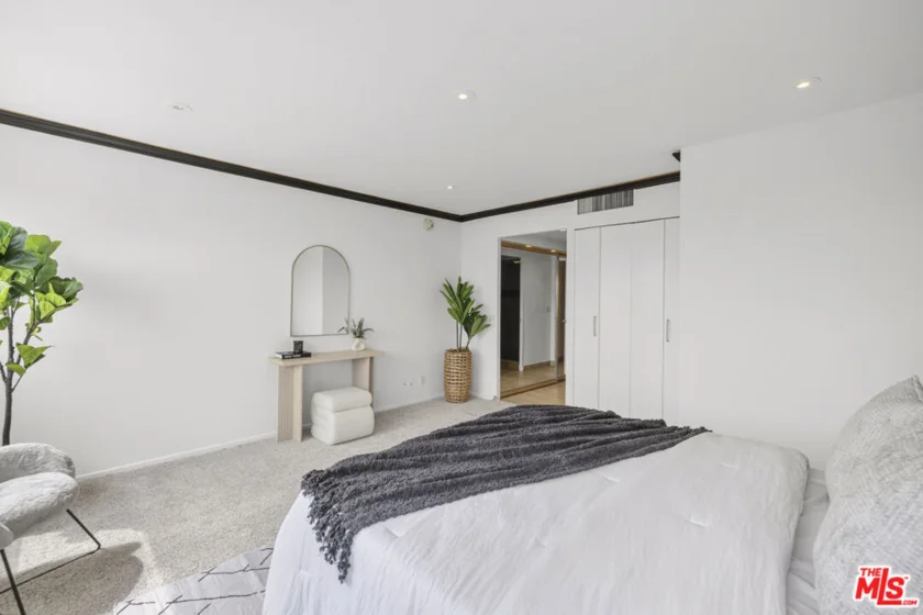 10701 Wilshire Boulevard #2202 photo 34