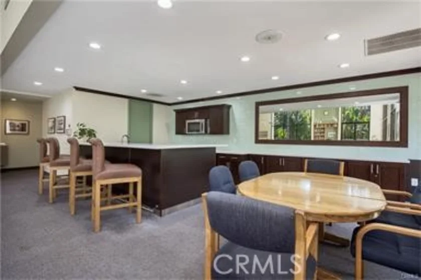 424 N Bellflower #101 photo 20