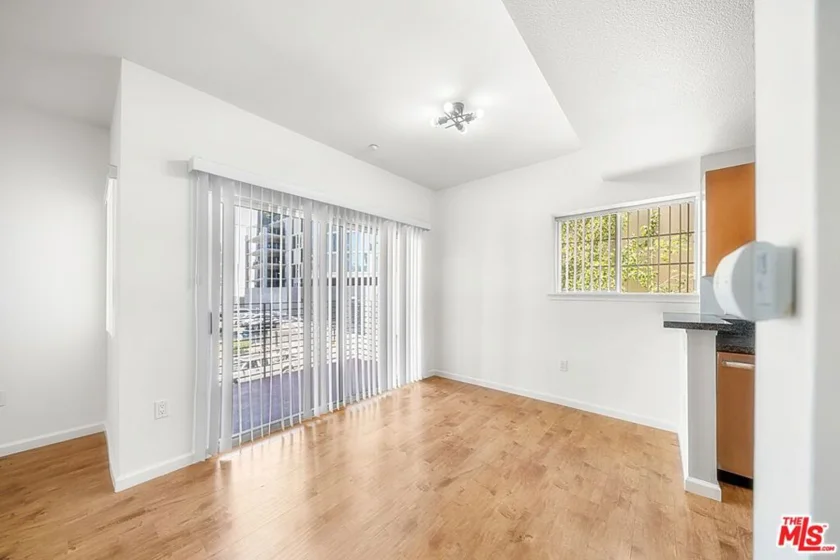 2864 Sunset Place #201 photo 7
