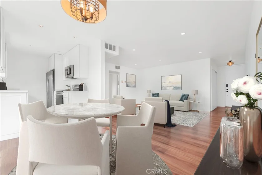532 N Rossmore #311 photo 1