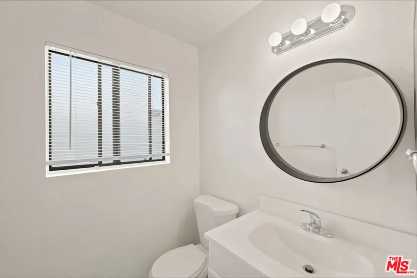 14937 Sherman Way #2 photo 16