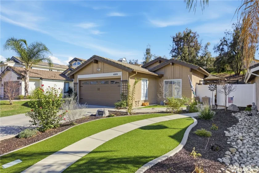 41454 Avenida De La Reina photo