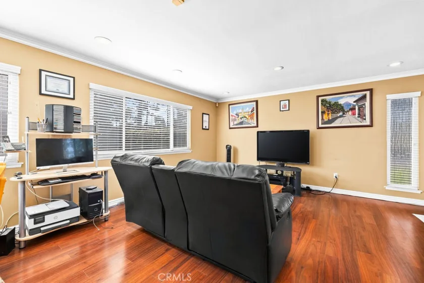 409 N Via Roma photo 19