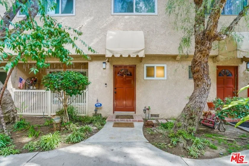 17123 Roscoe Boulevard #7 photo 1