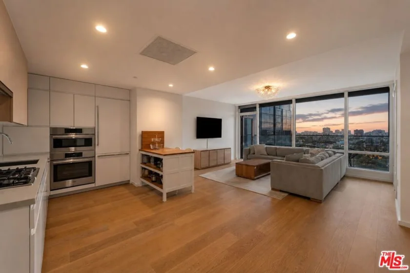 877 Francisco Street #1716 photo 13