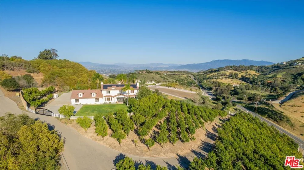 27120 Avenida Del Oro photo 1