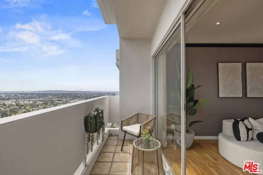 10701 Wilshire Boulevard #2202 photo 12