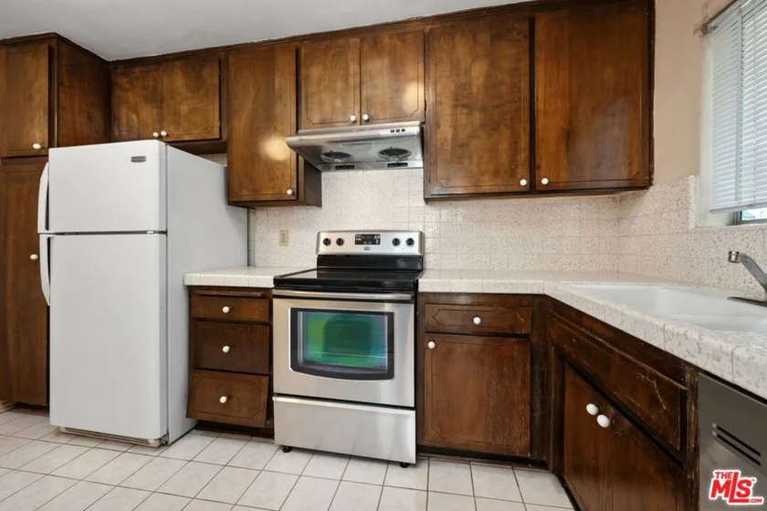 1831 Barry Avenue #3 photo 5