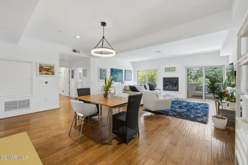 1410 N Curson Avenue #202 photo 4
