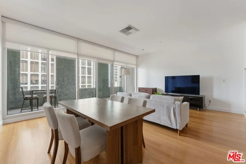 3810 Wilshire Boulevard #602 photo 22