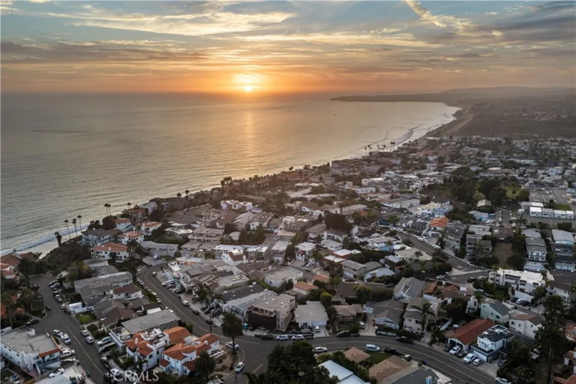 244 W Mariposa #A photo 2