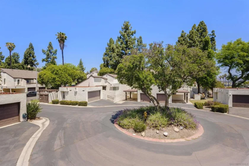 1311 Hawk Lane photo 32
