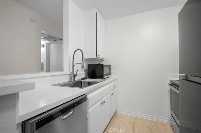 15425 Sherman #107A photo 10