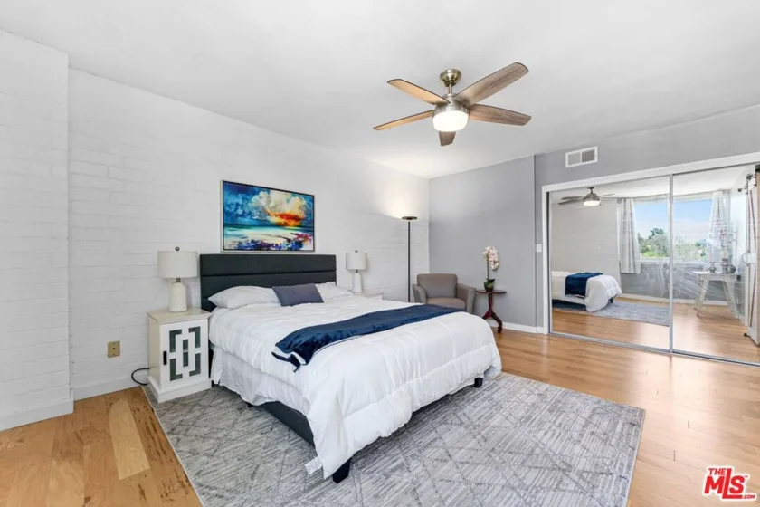 540 Kelton Avenue #501 photo 16