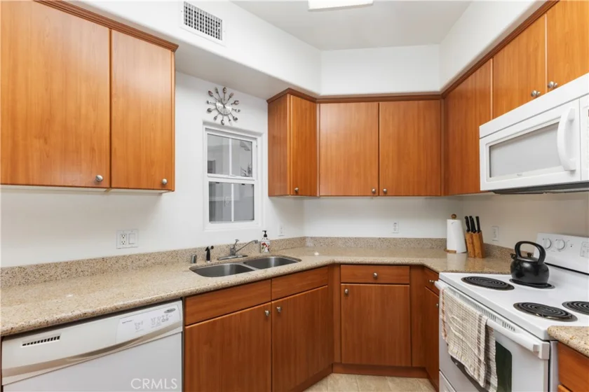 2716 Lake Pointe Drive #226 photo 15