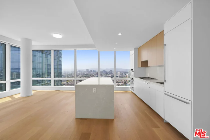 877 Francisco Street #2811 photo 35