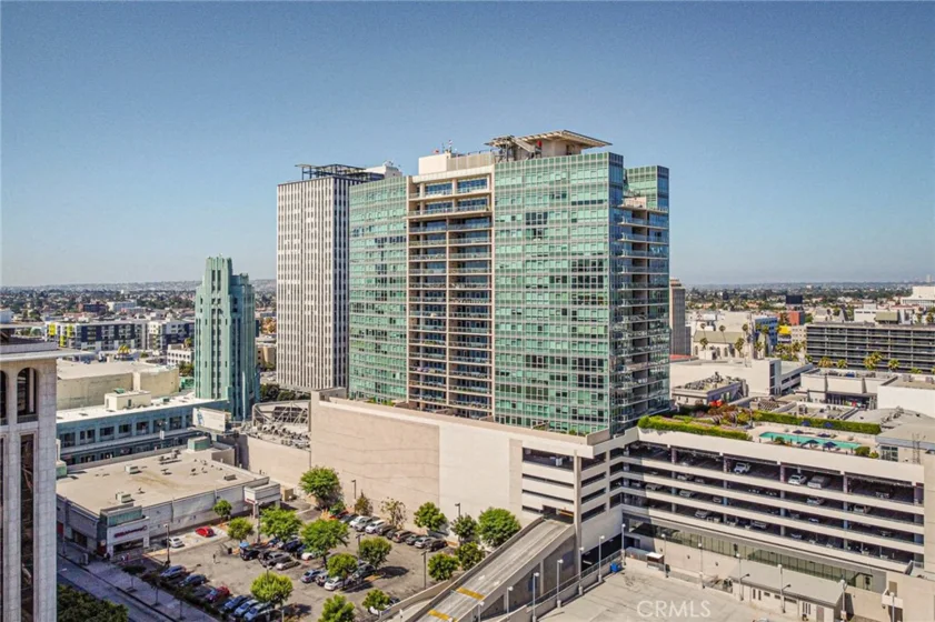 3785 Wilshire Boulevard #2008 photo 1