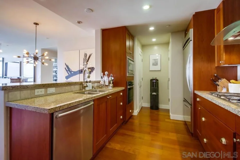700 W E Street #1602 photo 3