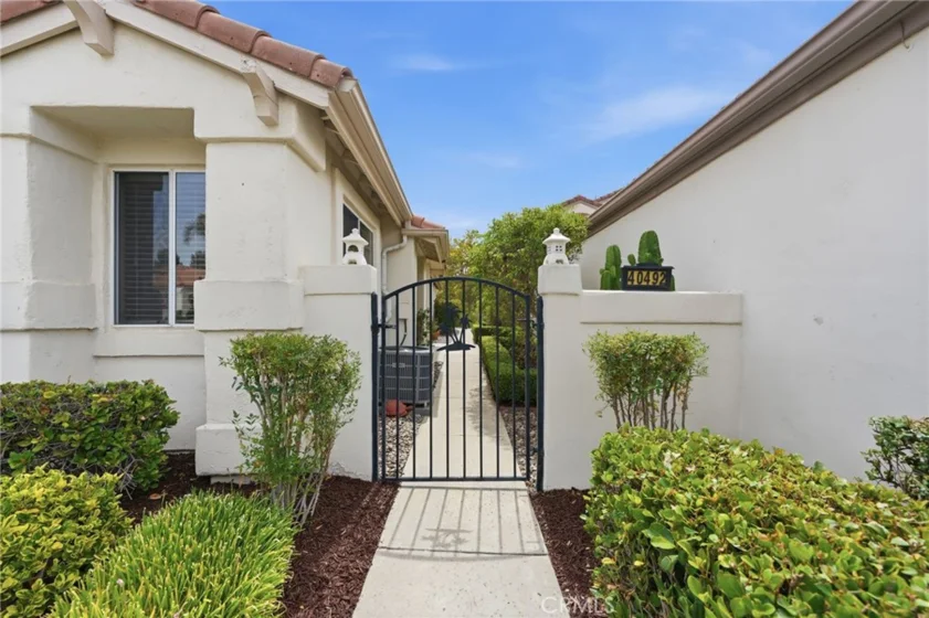40492 Via Amapola photo 4